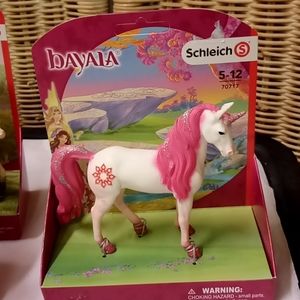 Schleich Bayala Unicorn Mare Animal Figurine 70717